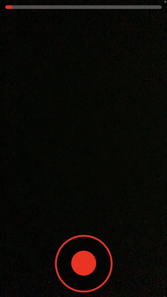 撮影ボタンを長押ししてYouTubeShorts撮影を開始