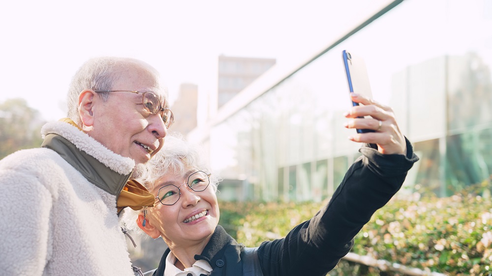 お年寄りでも使えるスマートフォン