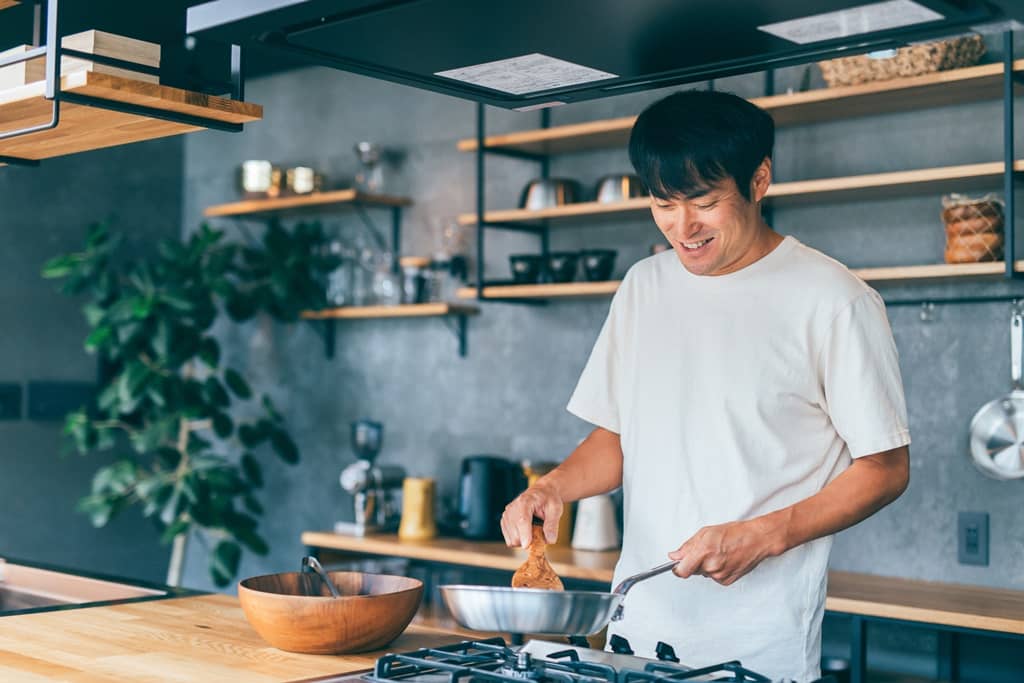 家事をする男性