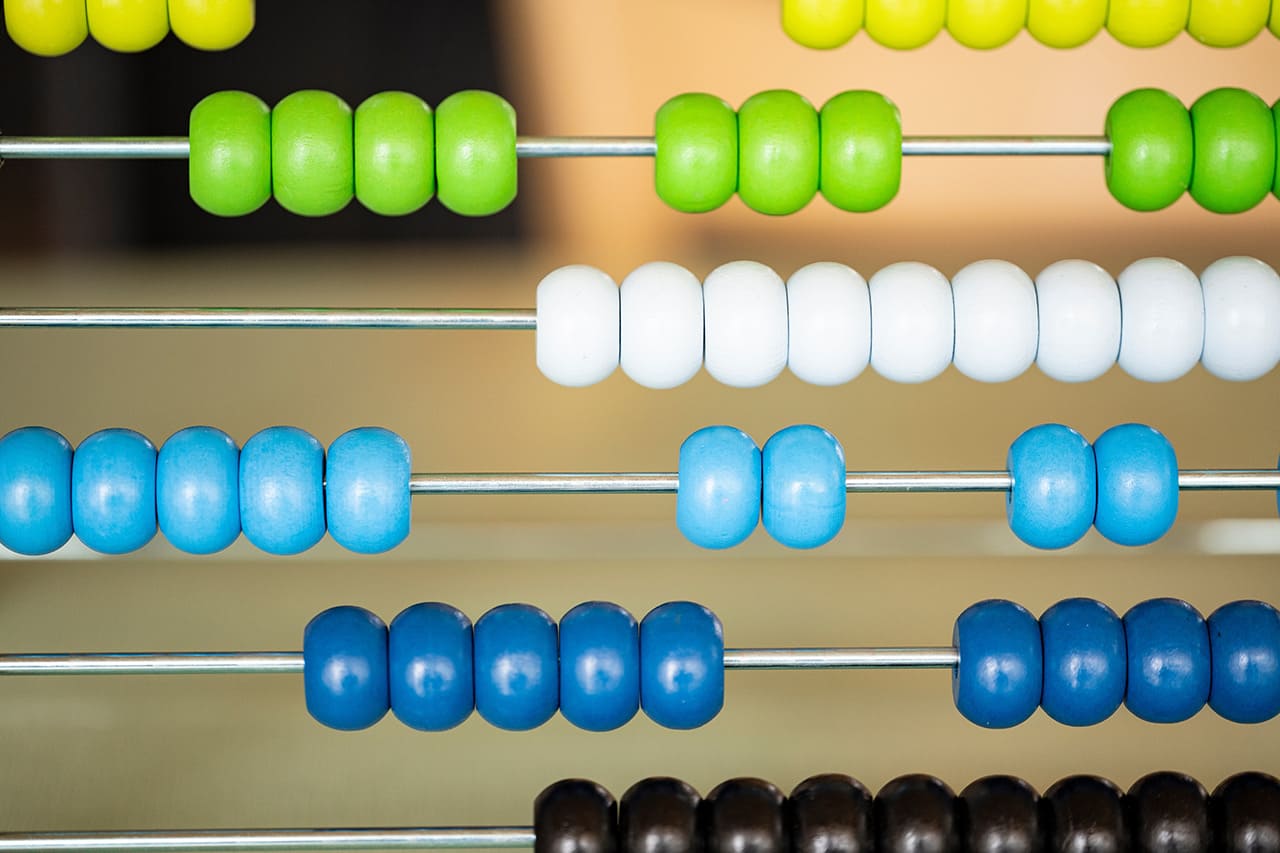 1万円・5万円・10万円でできることを比較するイメージ