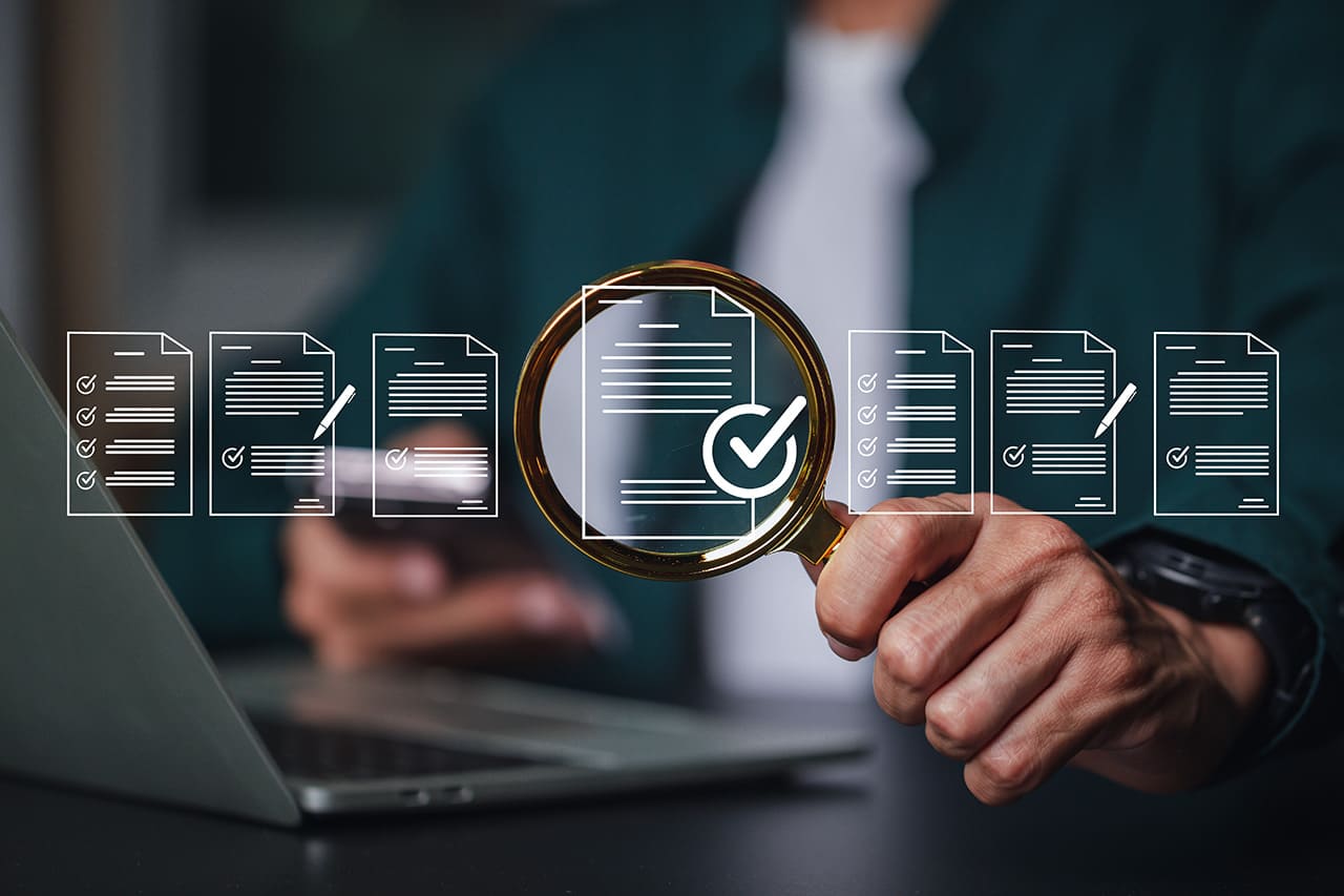 ユニファイドコマースと類似用語との違いを調べるイメージ